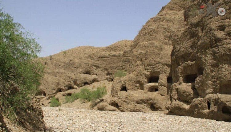 Gondrani Caves (Shehr-e-Roghan)